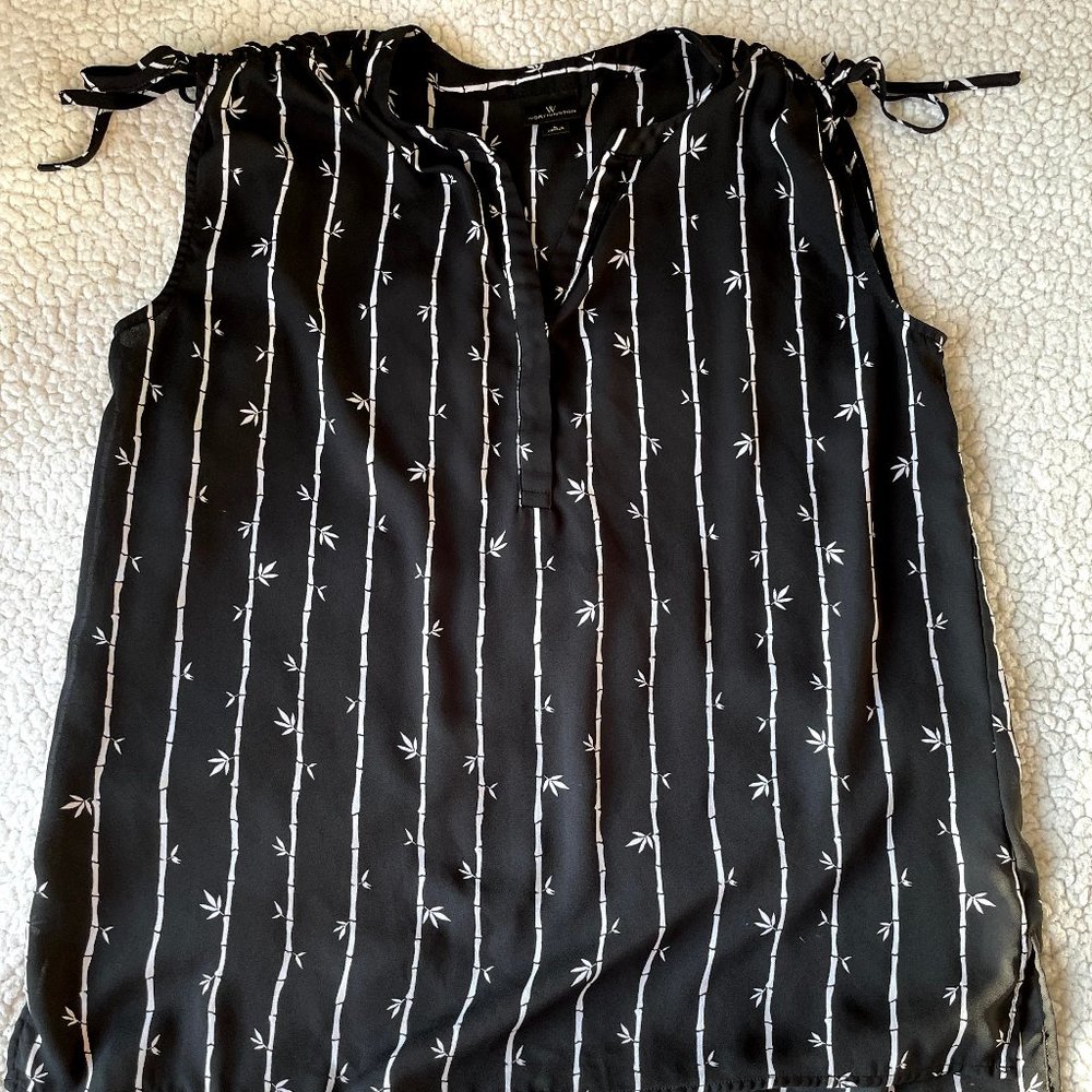 Worthington Sleevless Blouse